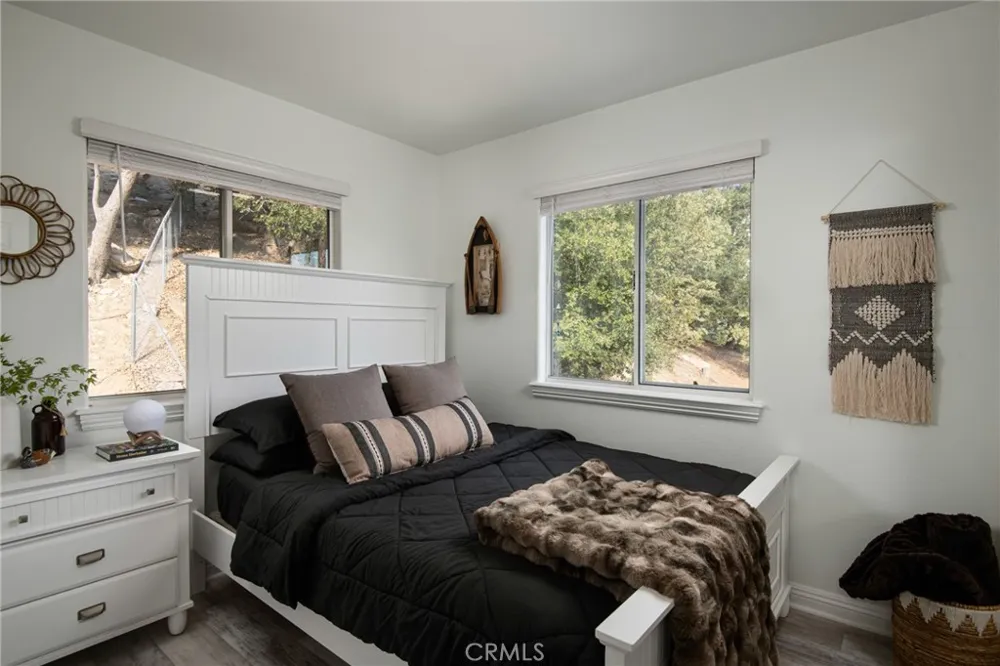 28824 Zion Drive Lake Arrowhead, CA 92352