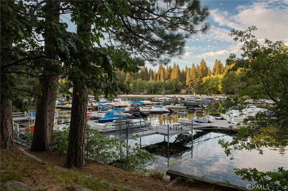 28824 Zion Drive Lake Arrowhead, CA 92352