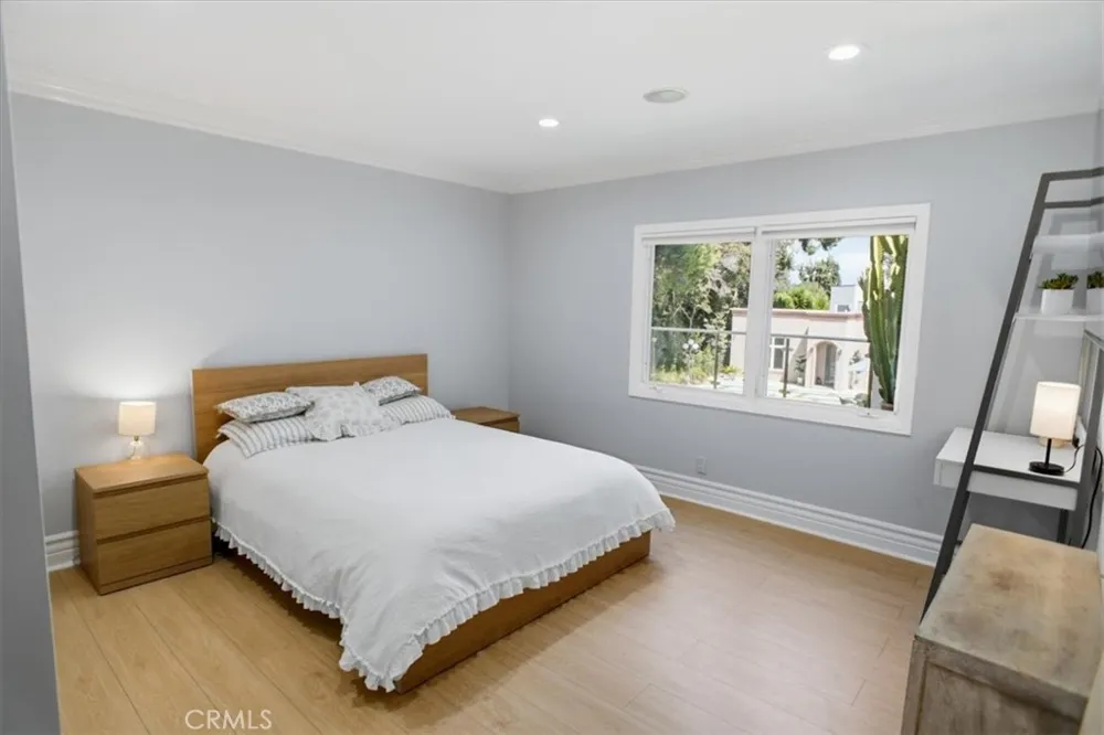 5320 Louise Avenue Encino, CA 91316