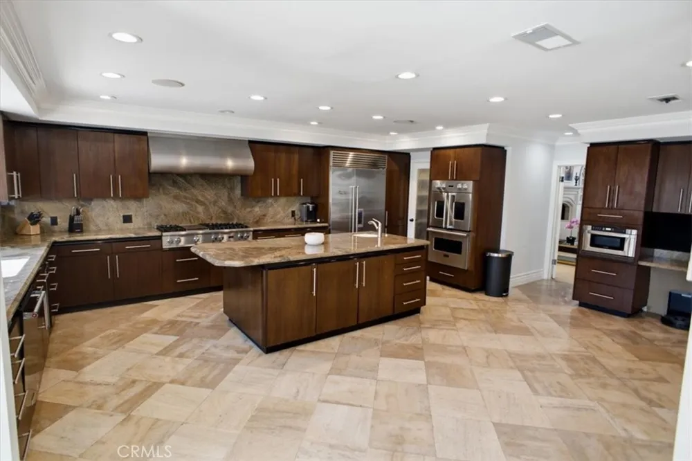 5320 Louise Avenue Encino, CA 91316