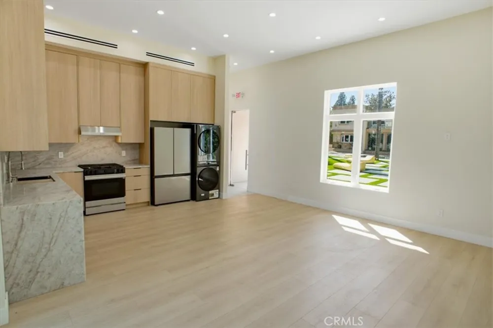 5320 Louise Avenue Encino, CA 91316