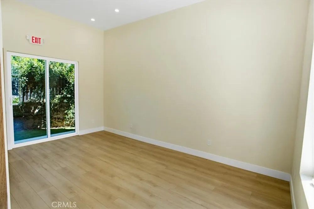 5320 Louise Avenue Encino, CA 91316