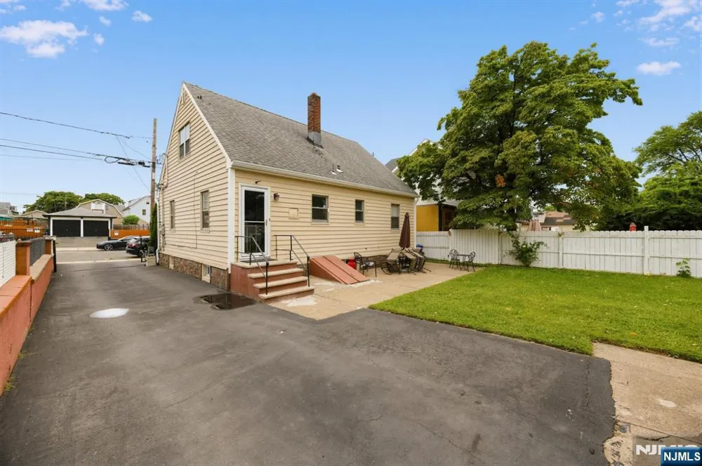 258 22nd Street Paterson, NJ 07514
