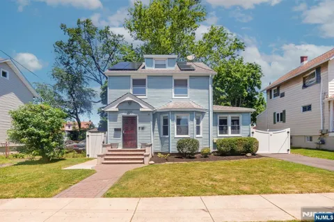 330 Simons Avenue