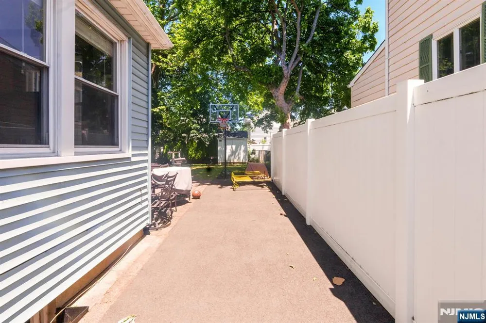 330 Simons Avenue Hackensack, NJ 07601