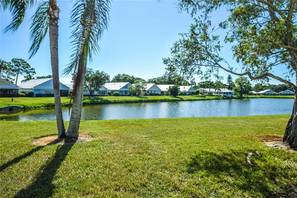 827 HARRINGTON LAKE LANE #35 Venice, FL 34293