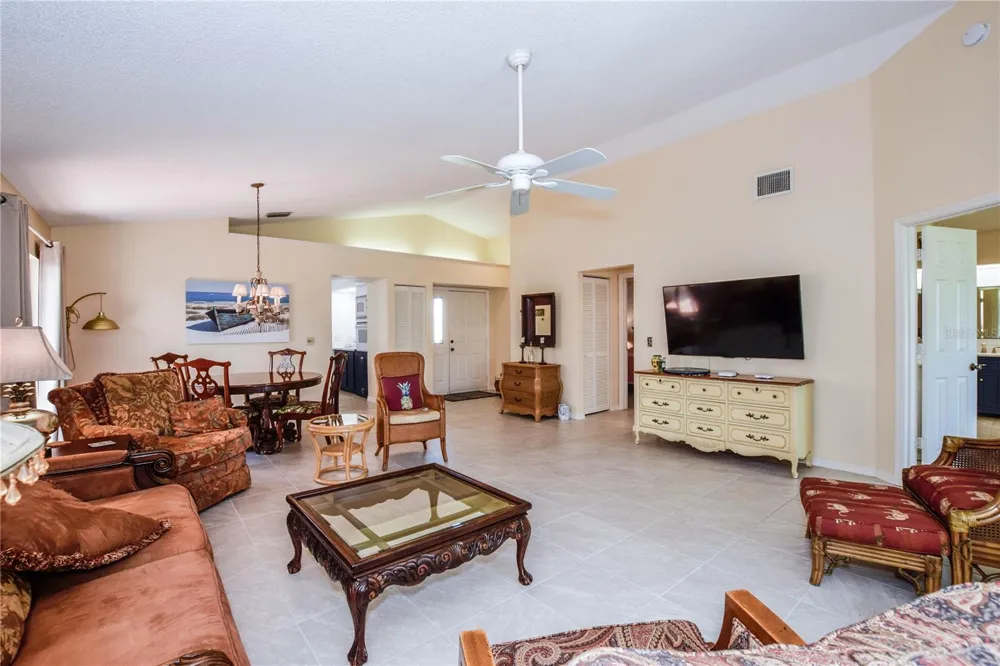 827 HARRINGTON LAKE LANE #35 Venice, FL 34293