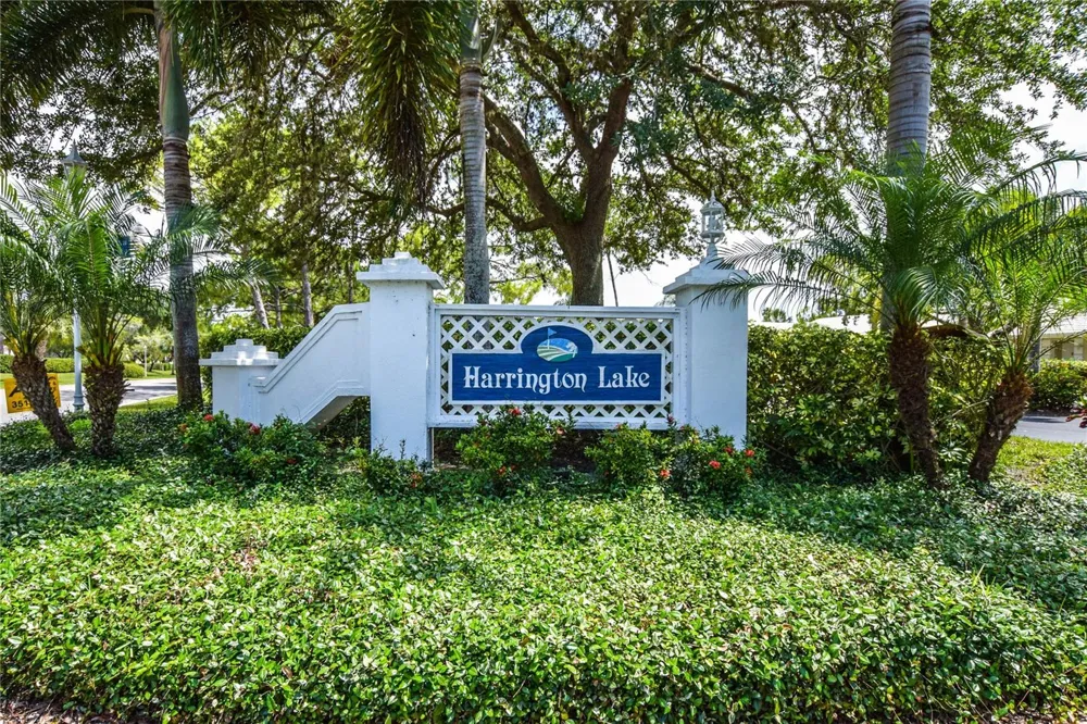 827 HARRINGTON LAKE LANE #35 Venice, FL 34293
