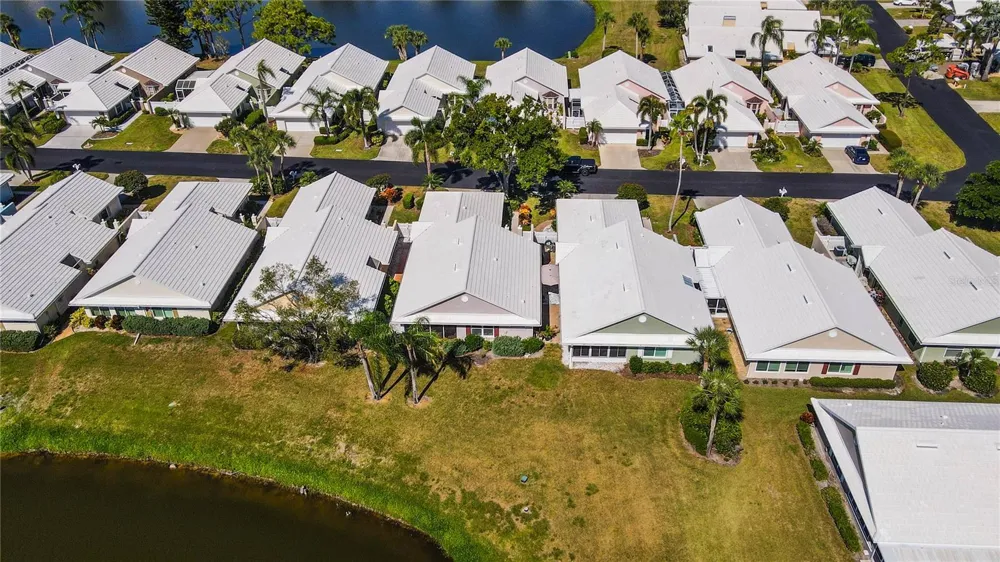 827 HARRINGTON LAKE LANE #35 Venice, FL 34293