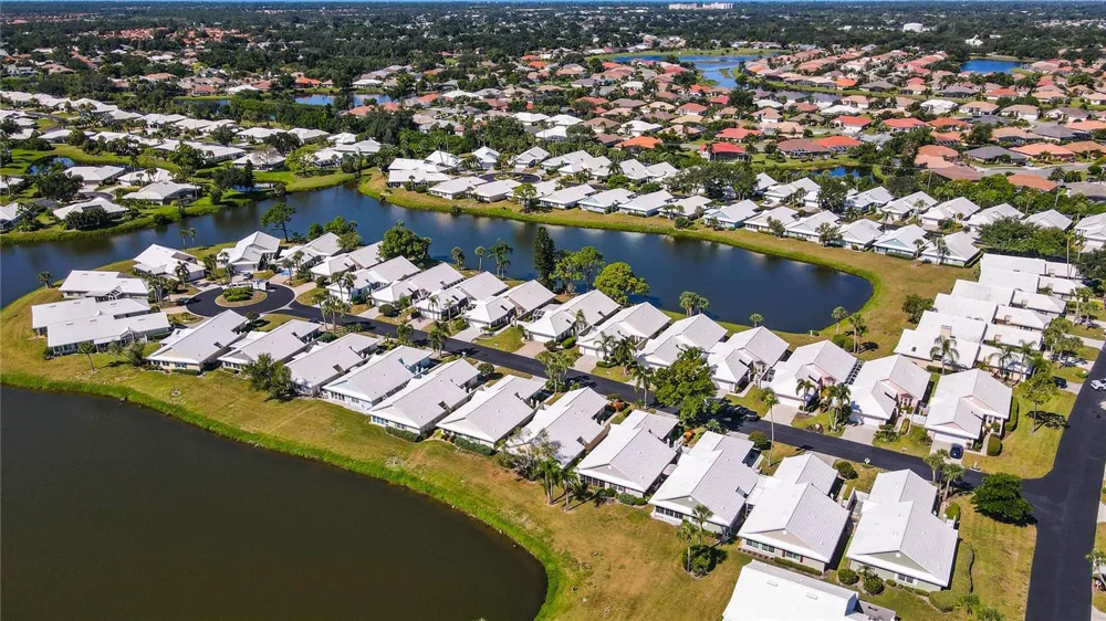 827 HARRINGTON LAKE LANE #35 Venice, FL 34293