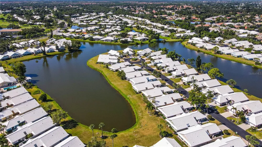 827 HARRINGTON LAKE LANE #35 Venice, FL 34293