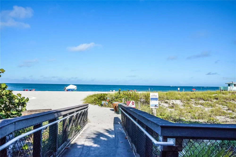 827 HARRINGTON LAKE LANE #35 Venice, FL 34293