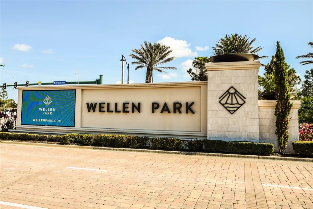 827 HARRINGTON LAKE LANE #35 Venice, FL 34293