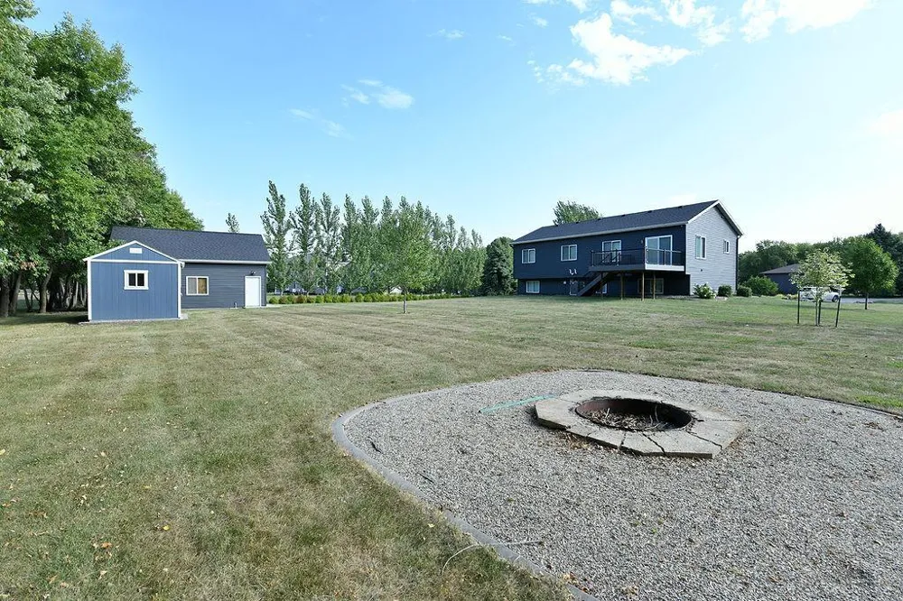 8018 Aquarius Drive Fargo, ND 58104