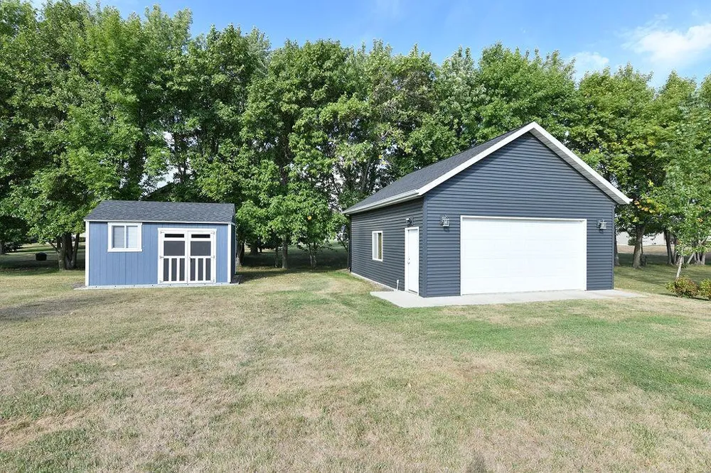 8018 Aquarius Drive Fargo, ND 58104