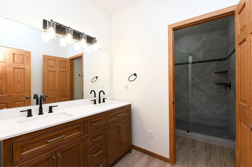 8018 Aquarius Drive Fargo, ND 58104