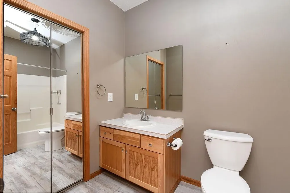 8018 Aquarius Drive Fargo, ND 58104