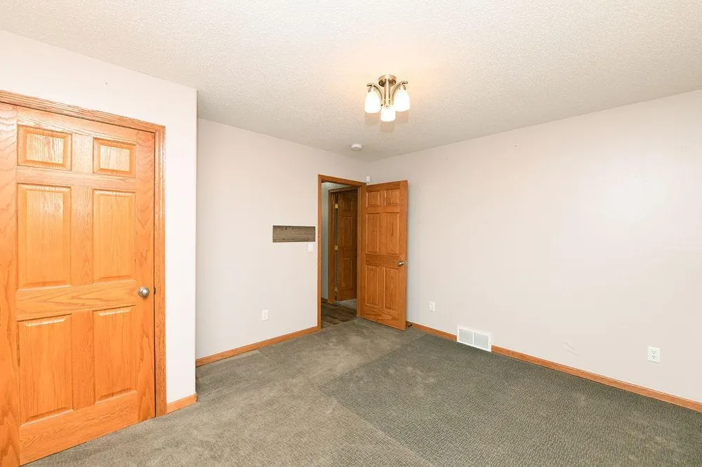 8018 Aquarius Drive Fargo, ND 58104