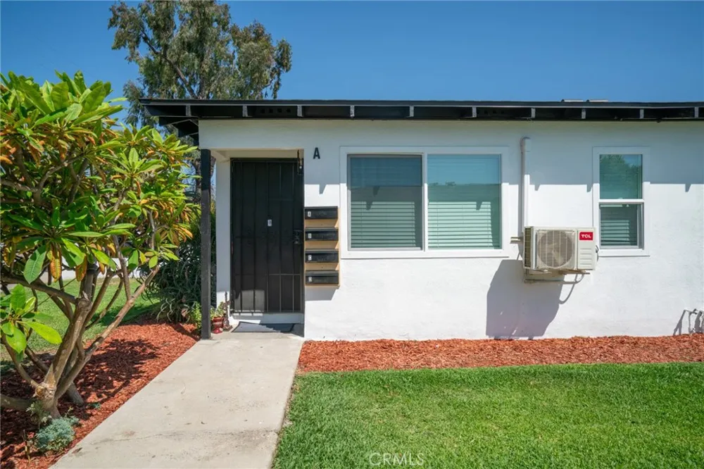 1512 W 5th Santa Ana, CA 92703