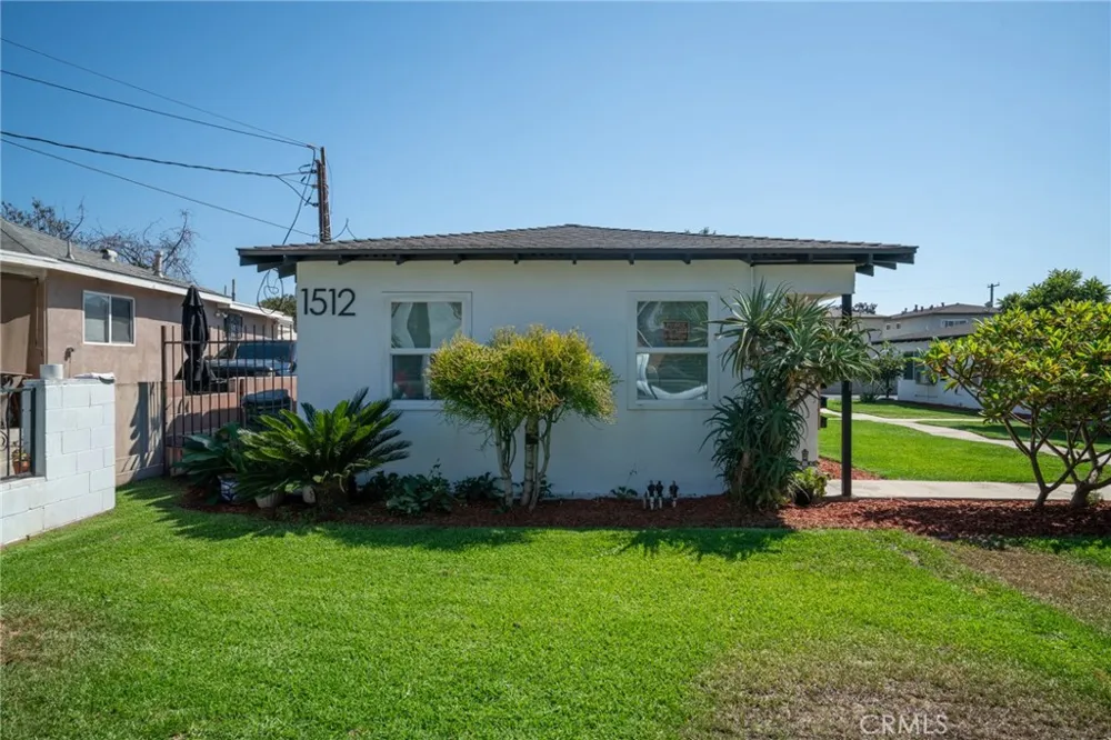 1512 W 5th Santa Ana, CA 92703