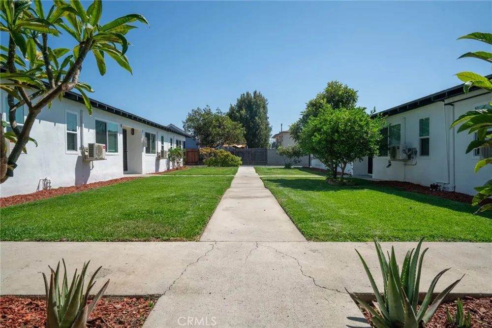 1512 W 5th Santa Ana, CA 92703