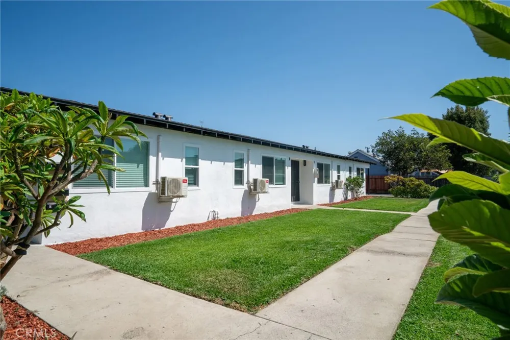 1512 W 5th Santa Ana, CA 92703