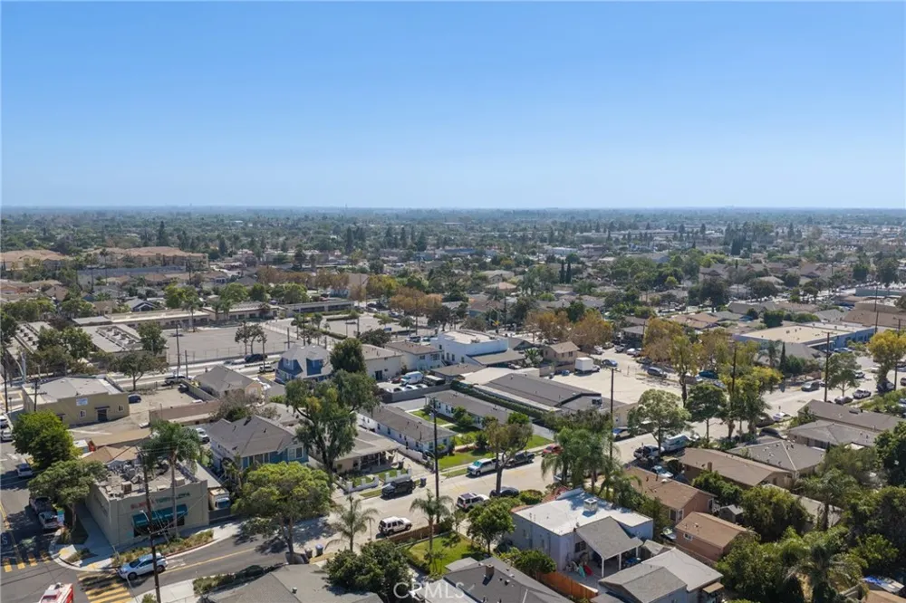 1512 W 5th Santa Ana, CA 92703