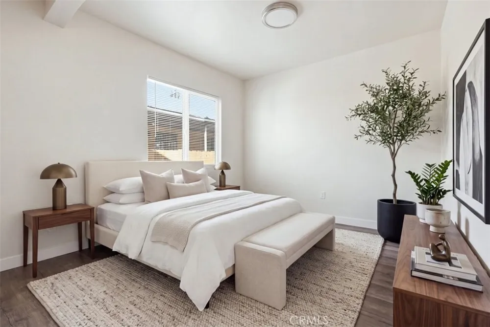 817 W 79th Los Angeles, CA 90044