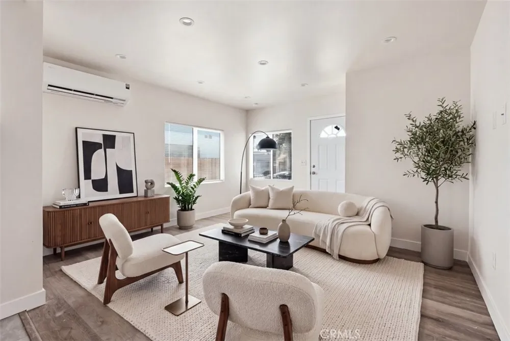 817 W 79th Los Angeles, CA 90044