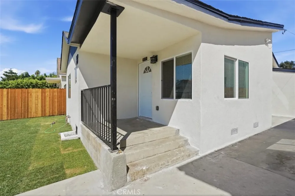 817 W 79th Los Angeles, CA 90044