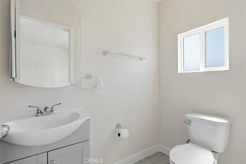 817 W 79th Los Angeles, CA 90044