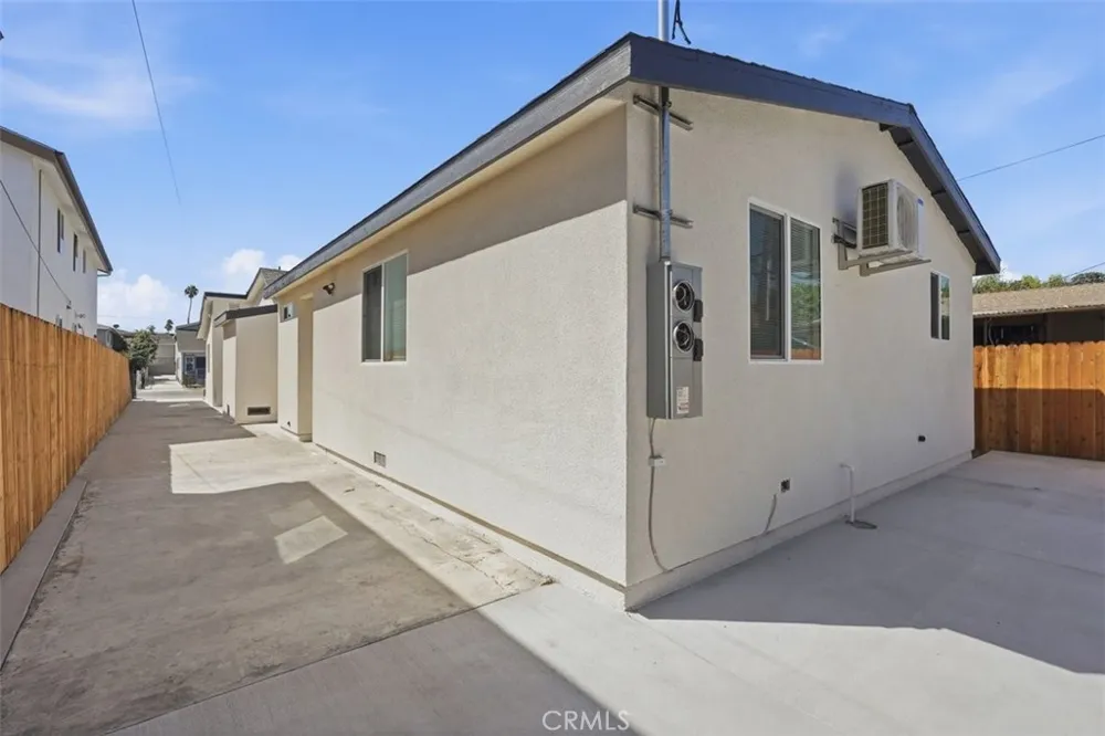 817 W 79th Los Angeles, CA 90044