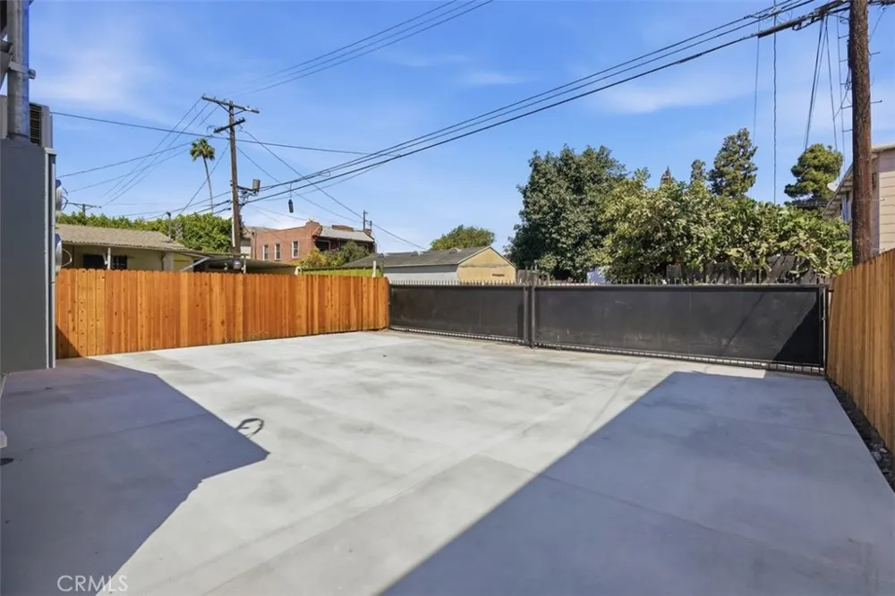 817 W 79th Los Angeles, CA 90044