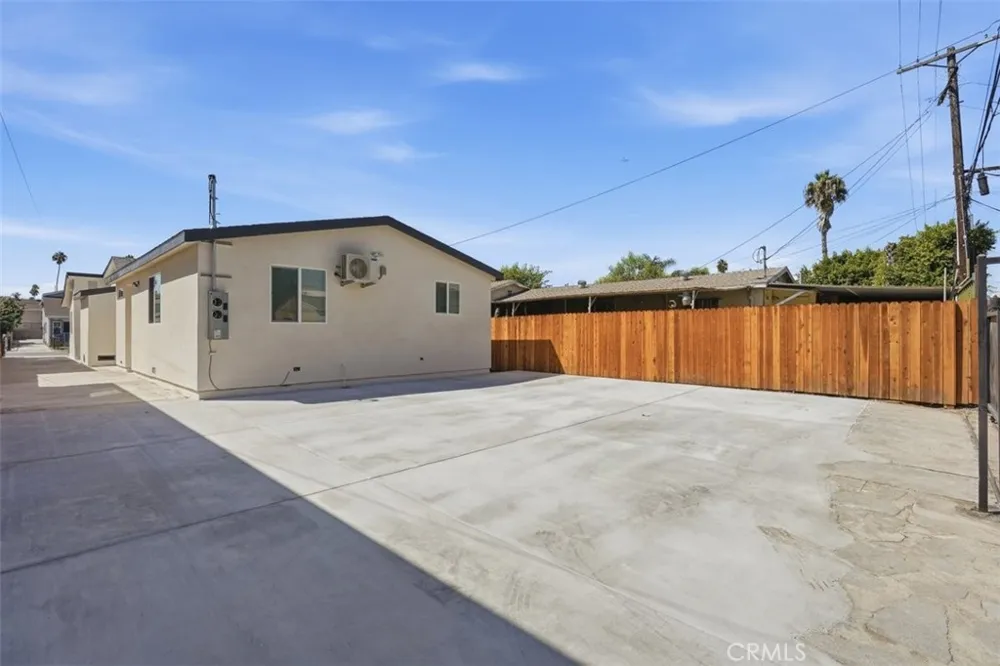 817 W 79th Los Angeles, CA 90044