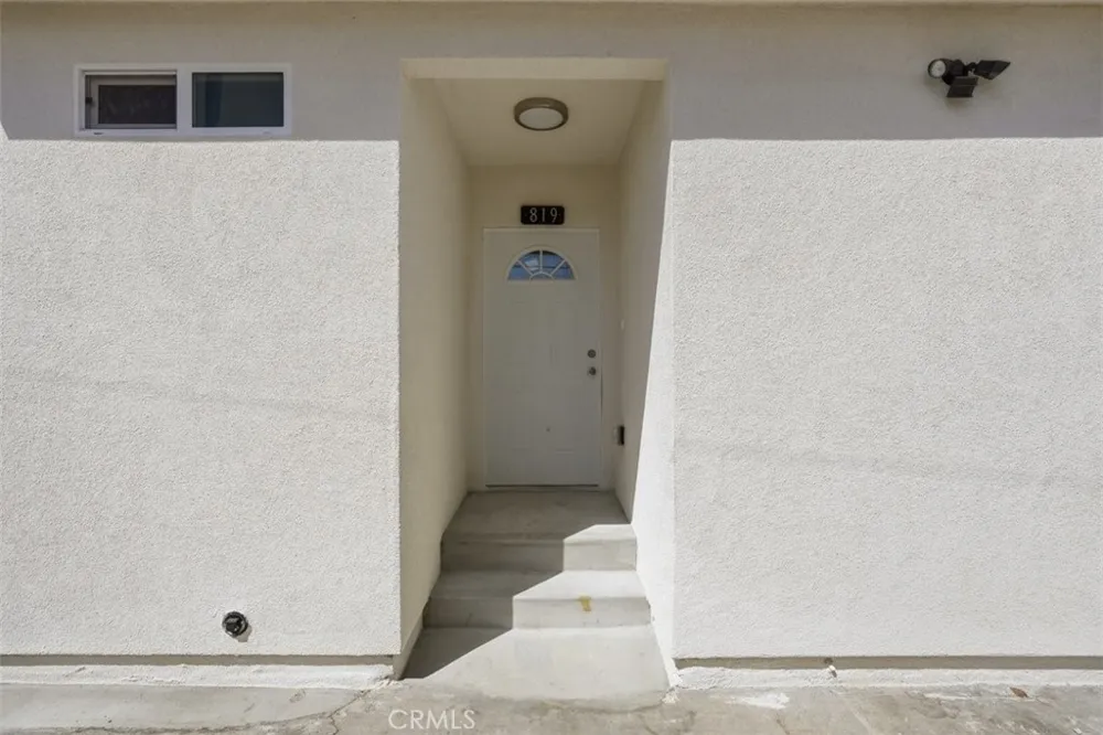 817 W 79th Los Angeles, CA 90044