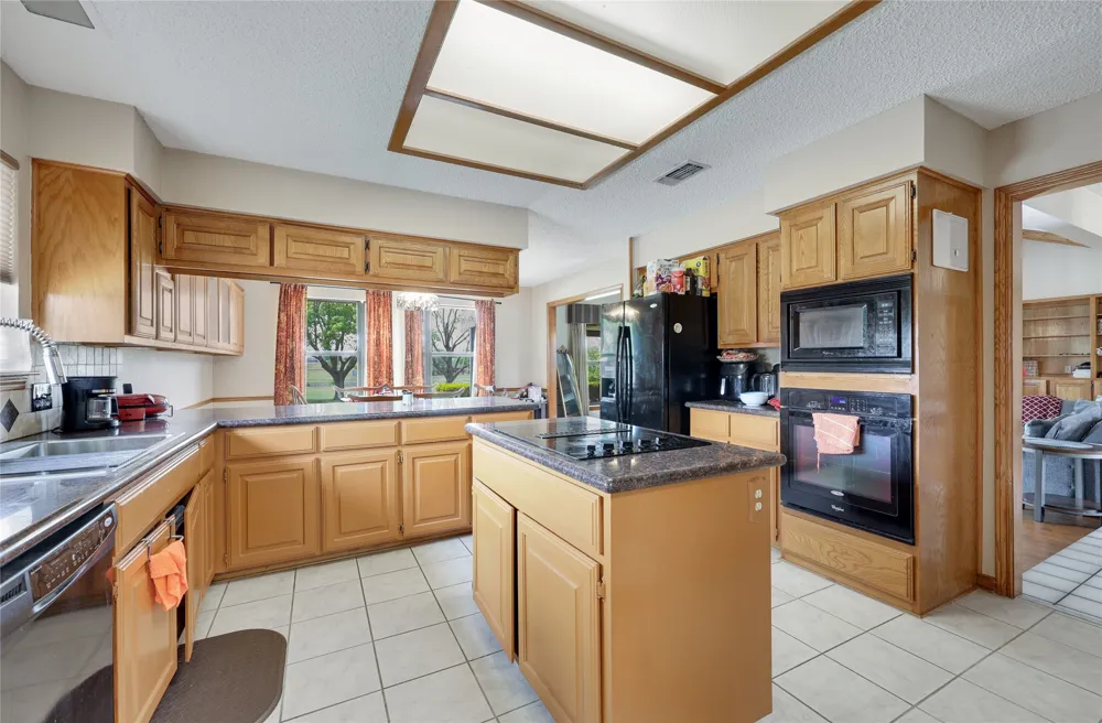 1931 Rowe Loop Pflugerville, TX 78660
