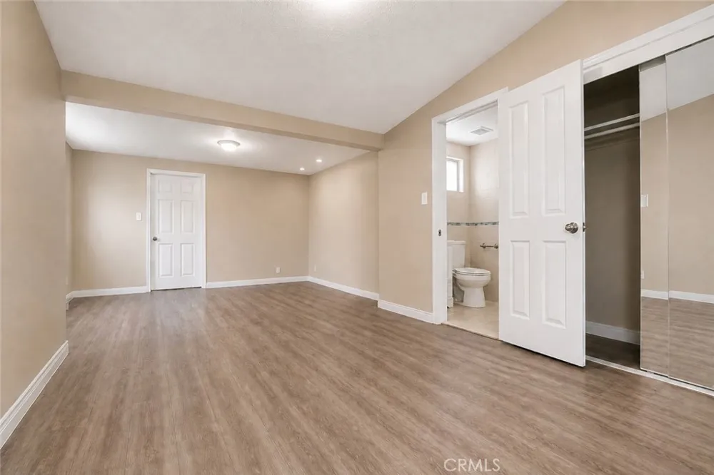 19331 Lorne St. Reseda, CA 91335