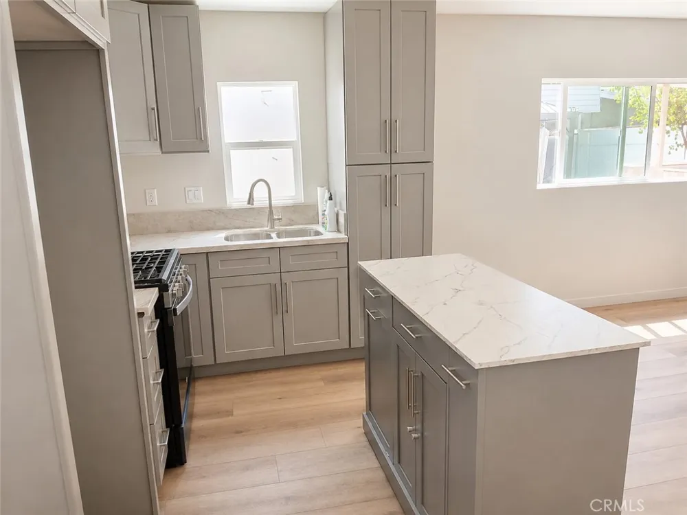19331 Lorne St. Reseda, CA 91335