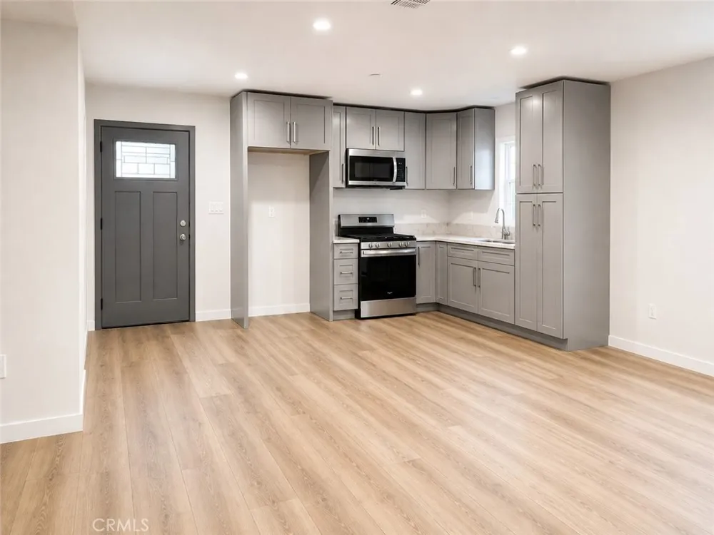 19331 Lorne St. Reseda, CA 91335