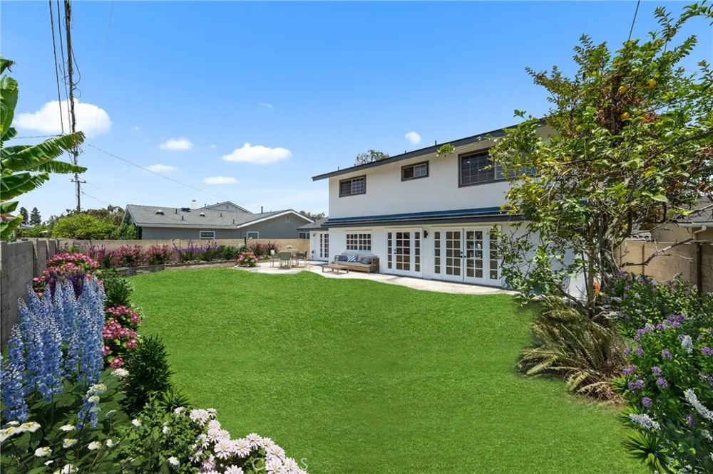 16401 mercier ln Huntington Beach, CA 92647