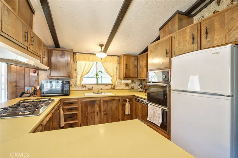 21869 Raynor Wildomar, CA 92595