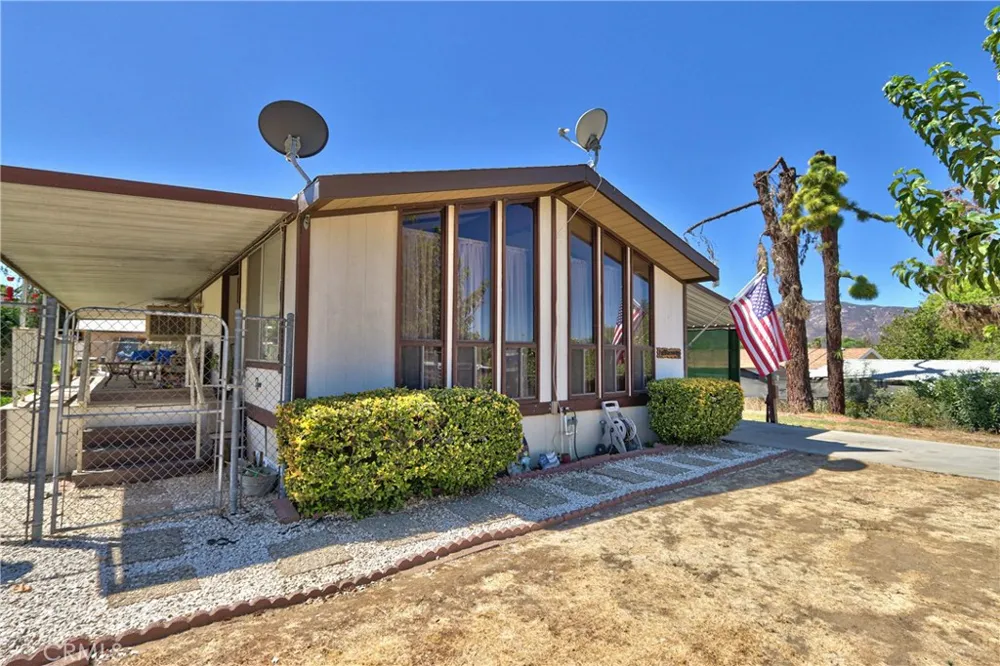 21869 Raynor Wildomar, CA 92595