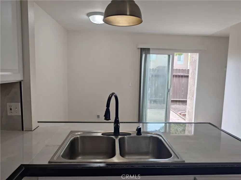 2200 Cedro Court #B Bakersfield, CA 93309