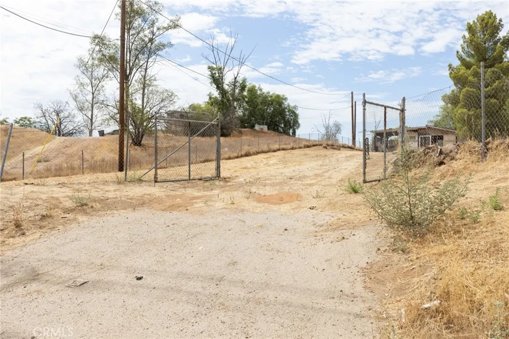 21639 Ellis Avenue Perris, CA 92572