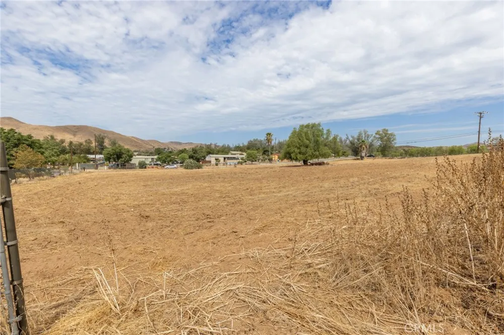 21639 Ellis Avenue Perris, CA 92572