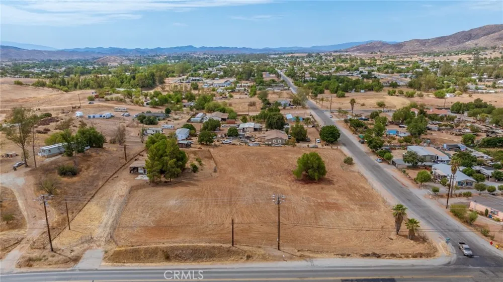 21639 Ellis Avenue Perris, CA 92572