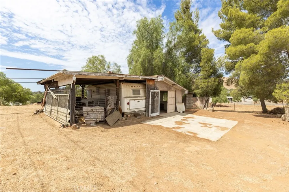 21639 Ellis Avenue Perris, CA 92572