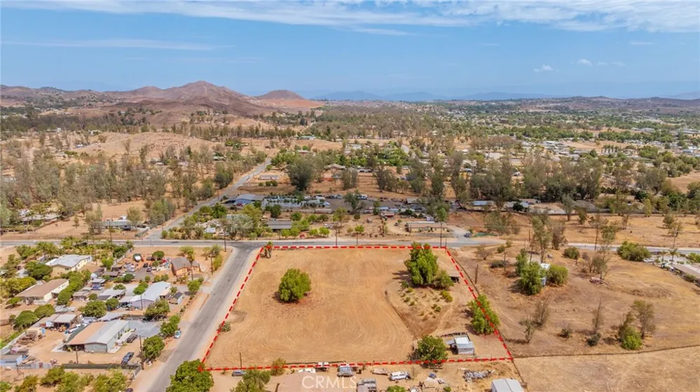 21639 Ellis Avenue Perris, CA 92572