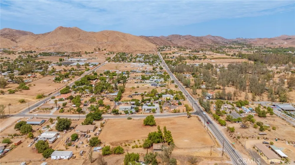 21639 Ellis Avenue Perris, CA 92572