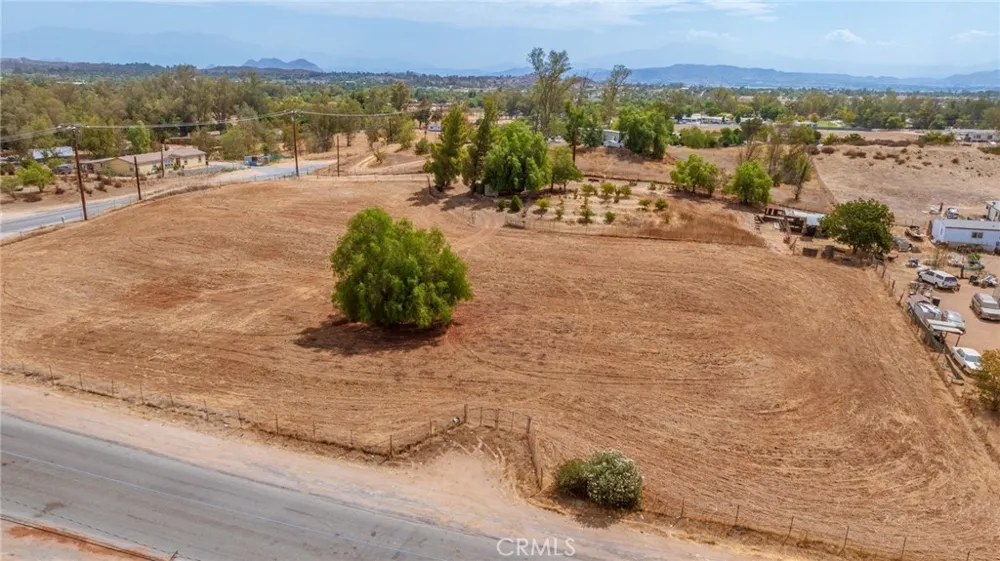 21639 Ellis Avenue Perris, CA 92572